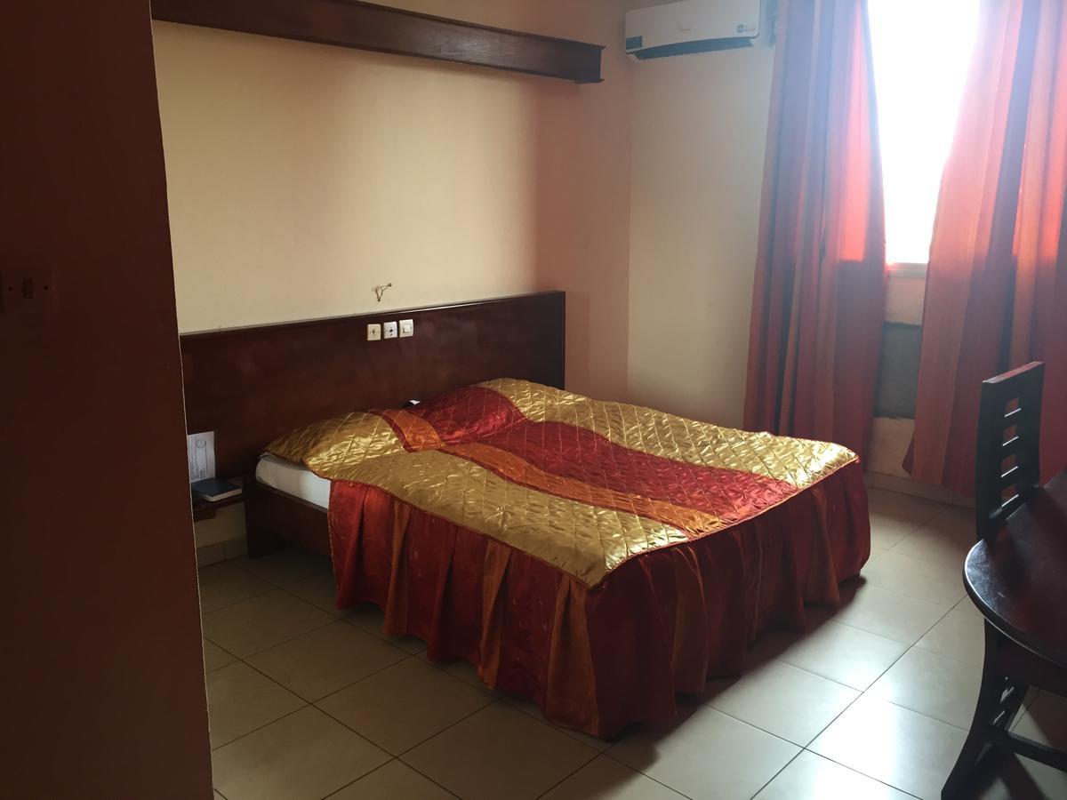 Hotel Lumiere Akwa Douala Exteriör bild